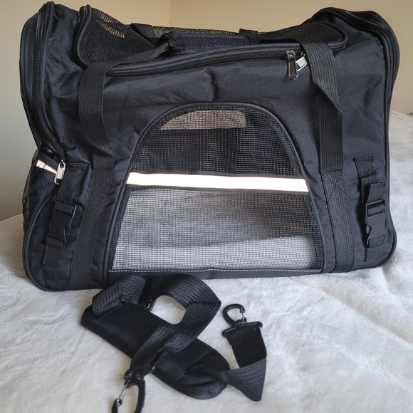 Pet Travel Carrier small dog/cat NWOT - Picture 3 of 10